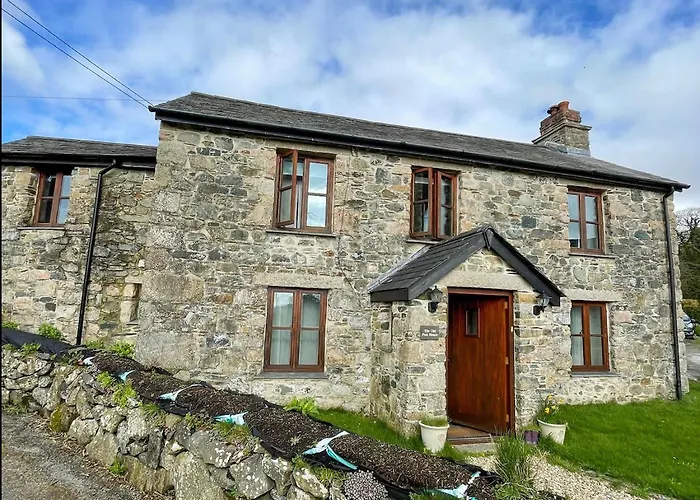 The Old Post House - Historic Dartmoor Home